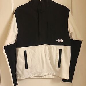 The North Face 3/4 zip Pullover, Size Small